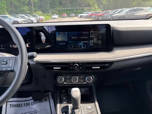 Used 2025 Nissan Kicks SV w/ SV Premium Package AWD/4WD image 30
