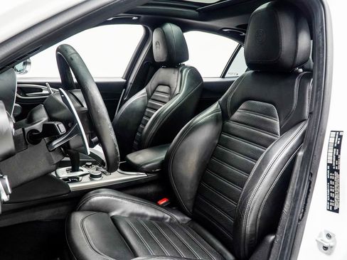 Used 2023 Alfa Romeo Giulia Veloce image 36