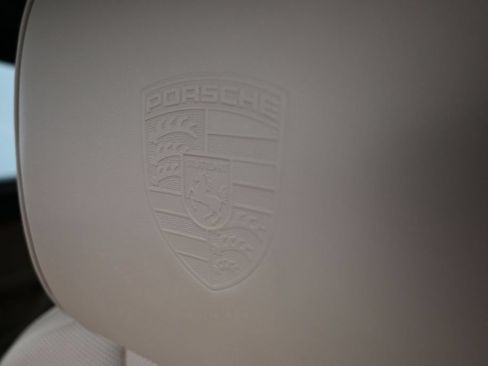 Certified 2022 Porsche Macan AWD/4WD image 10