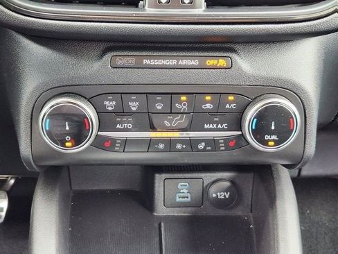 Used 2023 Ford Escape ST-Line w/ Cold Weather Package FWD image 17