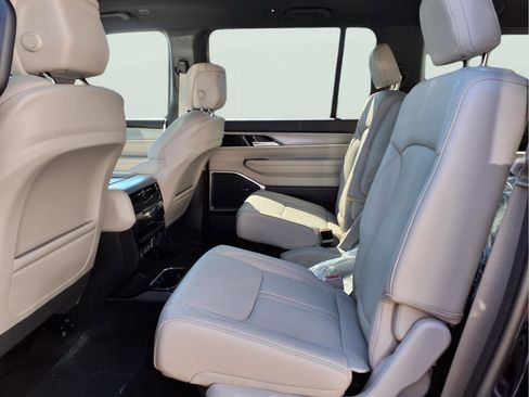 New 2026 Jeep Grand Wagoneer 2WD w/ Premium Group I image 10