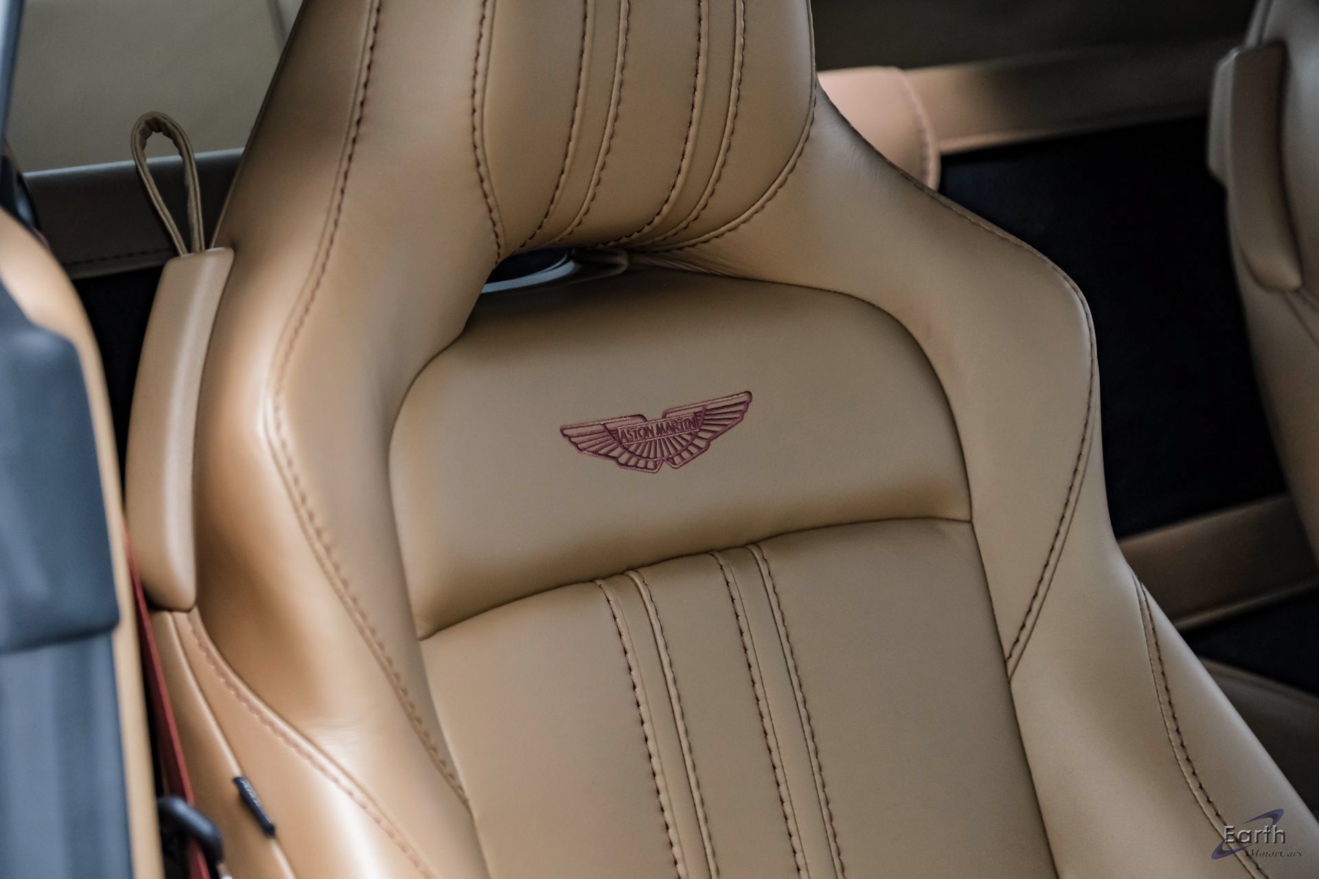 Used 2020 Aston Martin V8 Vantage Coupe RWD image 54