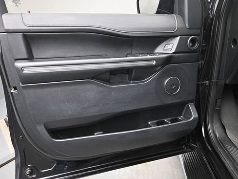 Used 2021 Ford Expedition Max XLT image 12