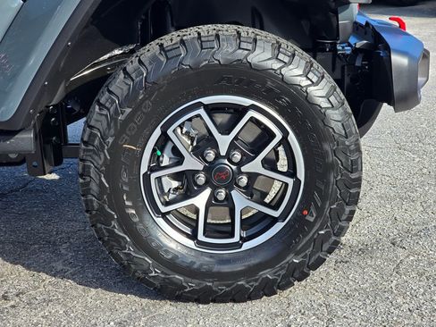 New 2026 Jeep Wrangler Unlimited Rubicon w/ Safety Group image 17