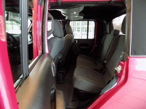 Used 2024 Jeep Gladiator Sport image 22