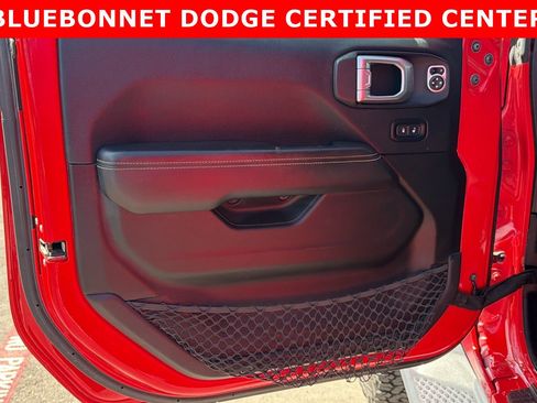 Used 2020 Jeep Wrangler Unlimited Sahara w/ LED Lighting Group AWD/4WD image 9