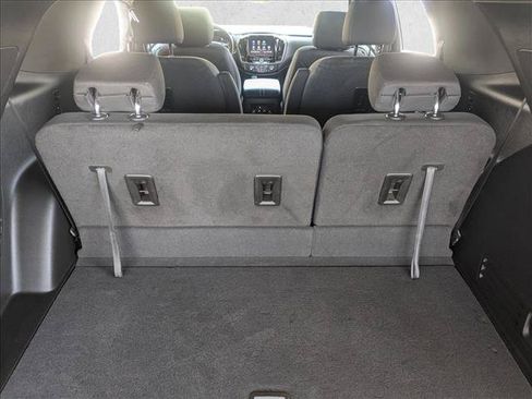 Used 2023 Chevrolet Traverse LT FWD image 6