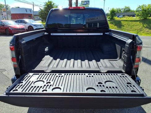 Used 2023 Nissan Frontier PRO-4X w/ Pro Convenience Package AWD/4WD image 15