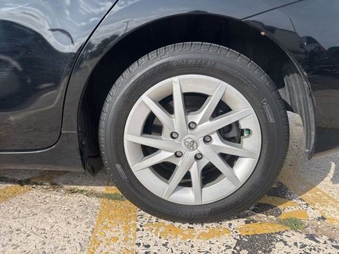 Used 2012 Toyota Prius V Two FWD image 10