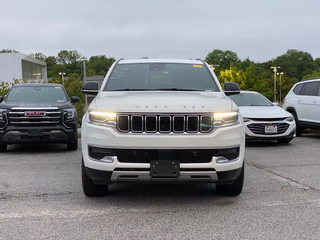 Used 2024 Jeep Wagoneer Series II AWD/4WD image 2