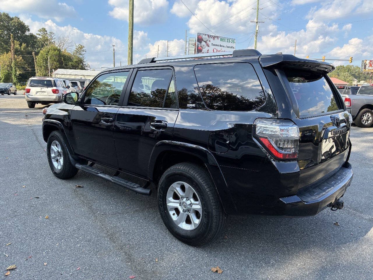 Used 2019 Toyota 4Runner SR5 AWD/4WD image 9