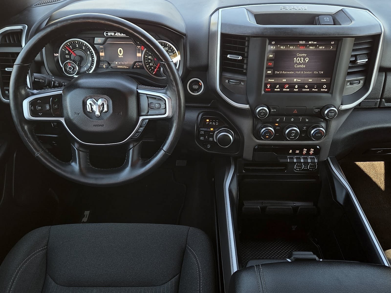 Used 2021 RAM 1500 Big Horn AWD/4WD image 11