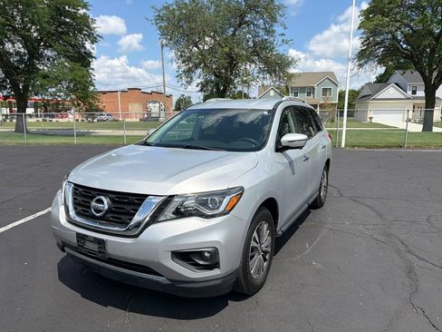 Used 2019 Nissan Pathfinder SL FWD image 2