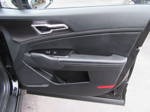 Used 2025 Kia Sportage EX image 67