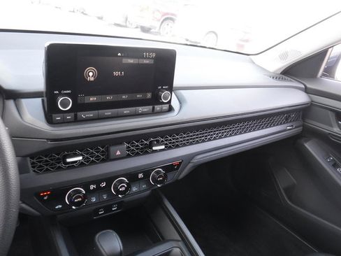 Used 2023 Honda Accord EX image 19