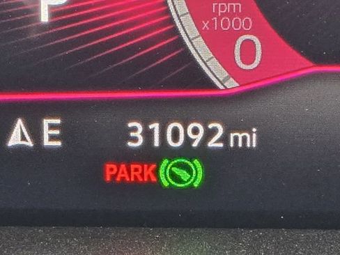 Certified 2022 Volkswagen Tiguan SE R-Line image 24