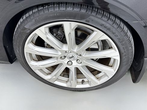 Used 2020 Volvo S90 T8 Inscription image 32