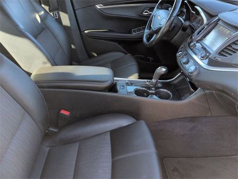 Used 2020 Chevrolet Impala LT image 30