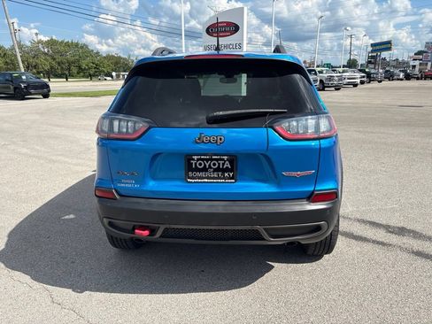 Used 2019 Jeep Cherokee Trailhawk w/ Cold Weather Group AWD/4WD image 4