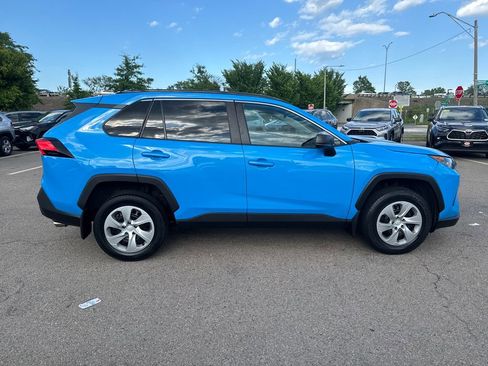 Used 2021 Toyota RAV4 LE AWD/4WD image 8