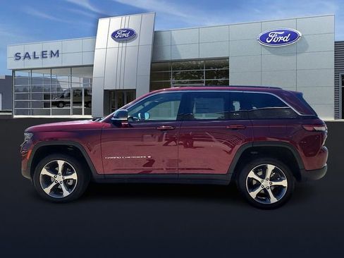 Used 2025 Jeep Grand Cherokee Limited w/ Luxury Tech Group II AWD/4WD image 5