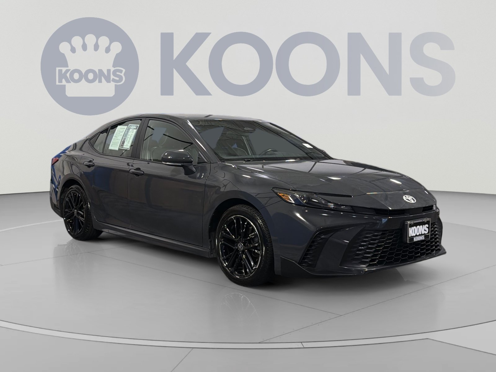 Used 2025 Toyota Camry SE FWD image 10