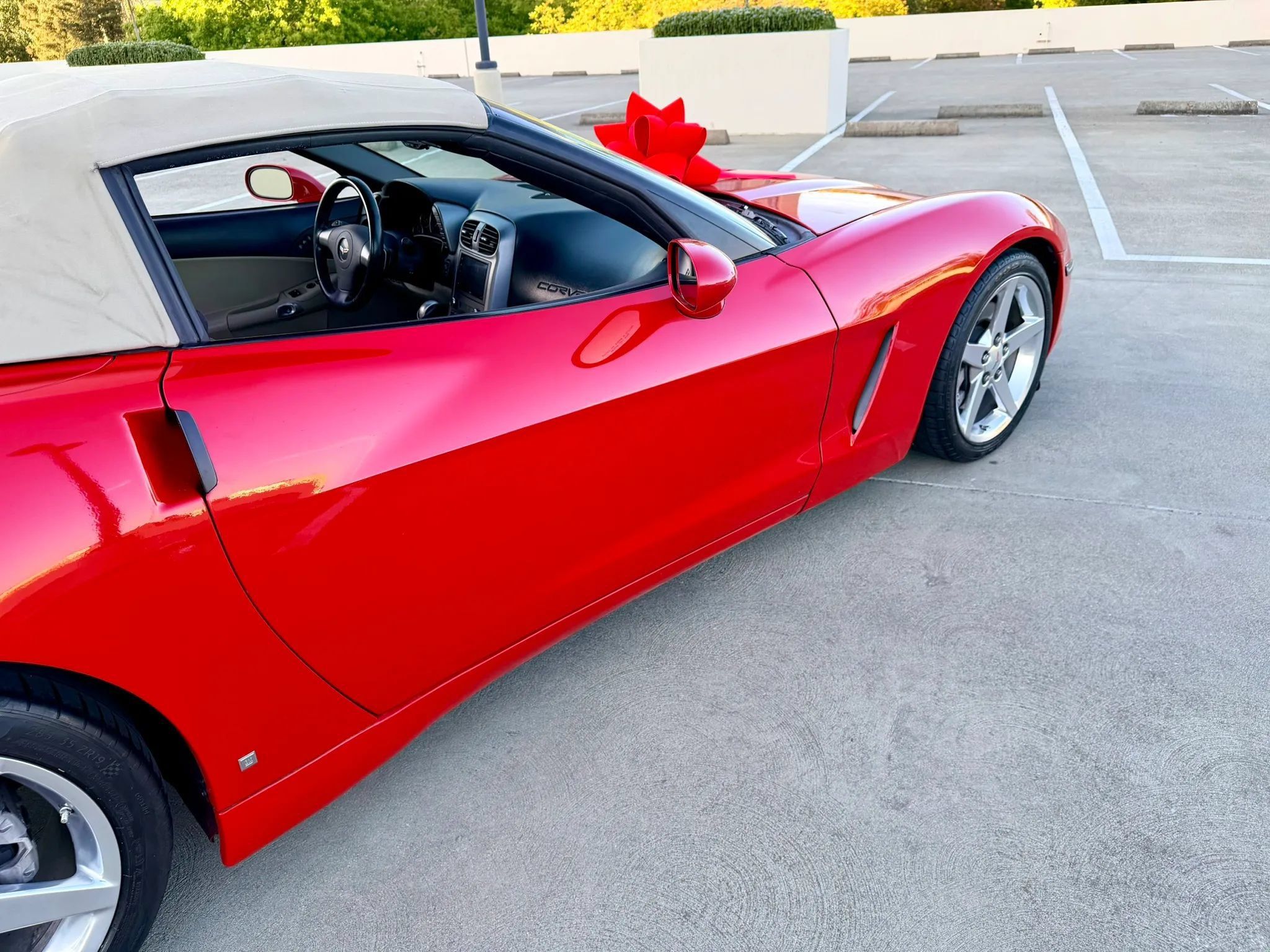 Used 2006 Chevrolet Corvette Convertible w/ Preferred Equipment Group RWD image 14
