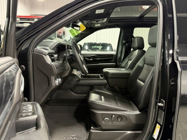 Certified 2023 GMC Yukon Denali AWD/4WD image 11