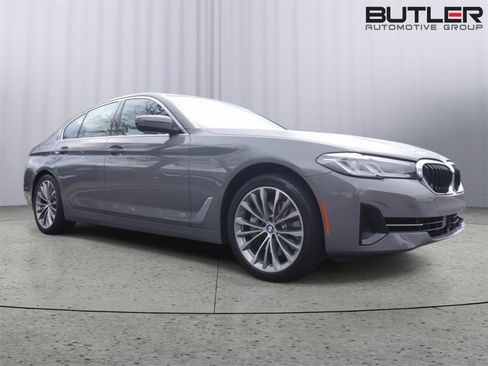 Certified 2022 BMW 540i image 3