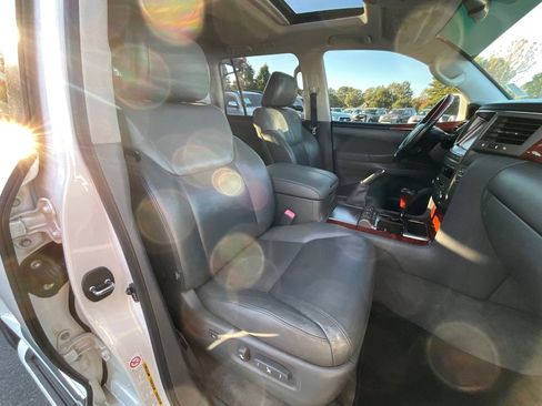 Used 2010 Lexus LX 570 4WD image 33