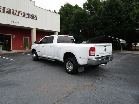 Used 2022 RAM 3500 Big Horn AWD/4WD image 2