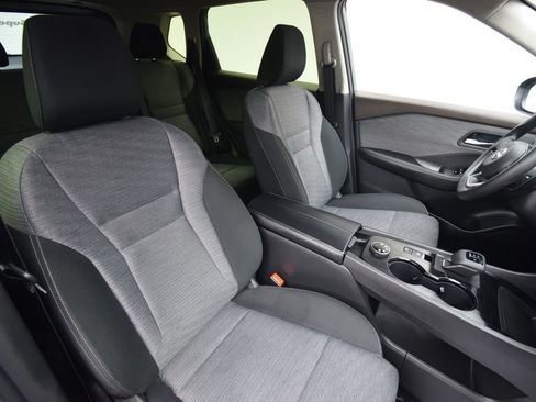 Used 2023 Nissan Rogue SV AWD/4WD image 17