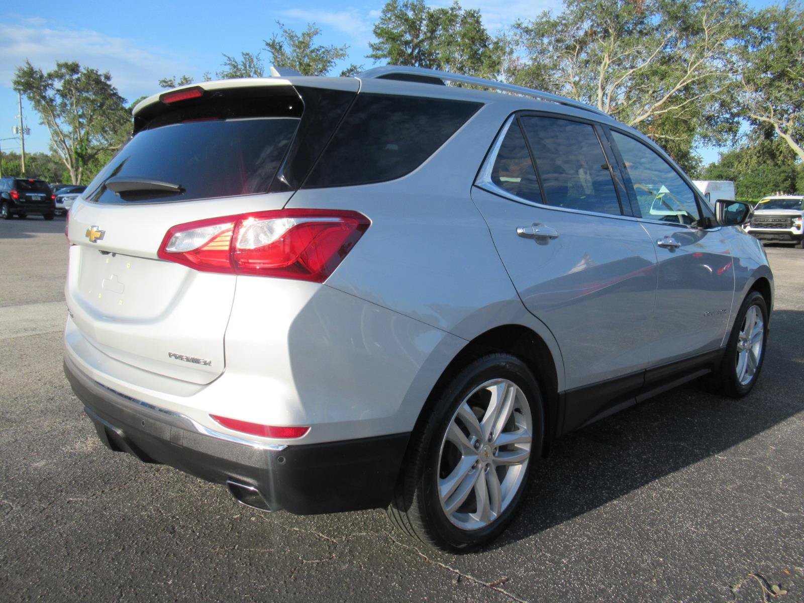 Used 2019 Chevrolet Equinox Premier FWD image 5