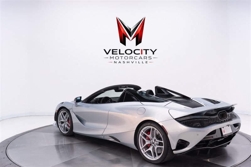 Used 2024 McLaren 750S Spider RWD image 16