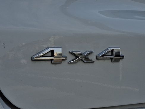 Used 2024 Jeep Compass Latitude AWD/4WD image 30