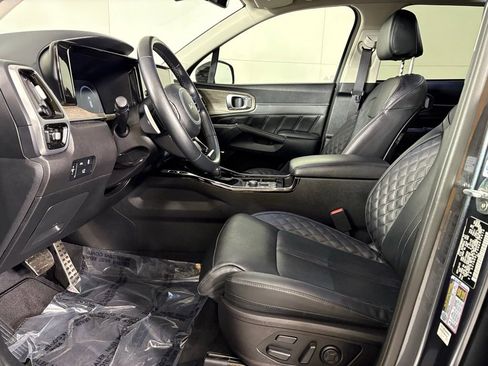 Used 2022 Kia Sorento SX Prestige image 21