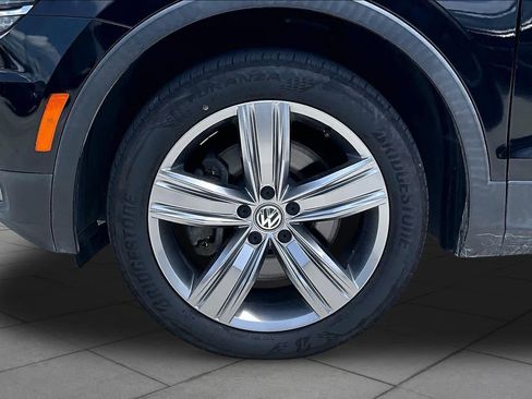 Used 2018 Volkswagen Tiguan SEL Premium AWD/4WD image 10