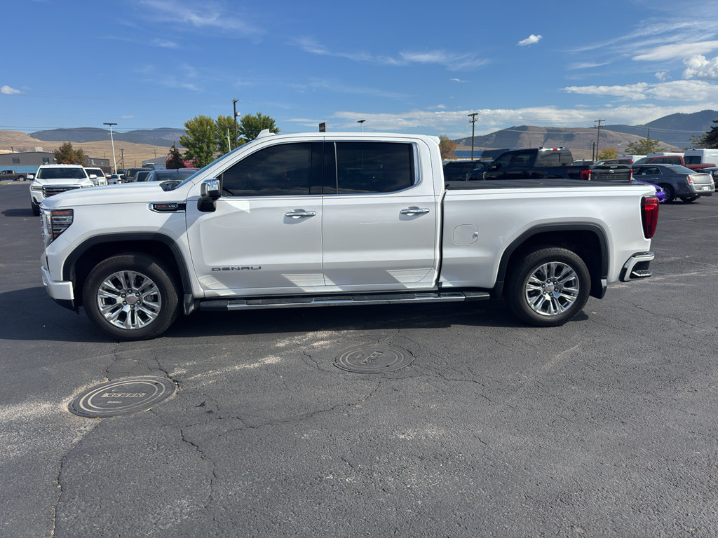 Used 2023 GMC Sierra 1500 Denali w/ Technology Package AWD/4WD image 1