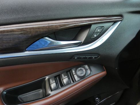 Used 2018 Buick Enclave Avenir w/ Avenir Technology Package image 20