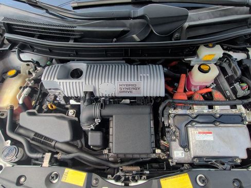 Used 2012 Toyota Prius Three FWD image 11