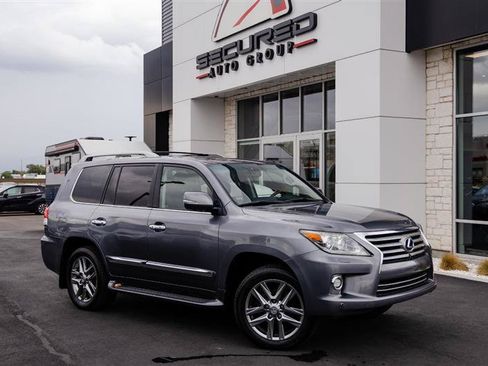 Used 2015 Lexus LX 570 4WD w/ Luxury Package image 1