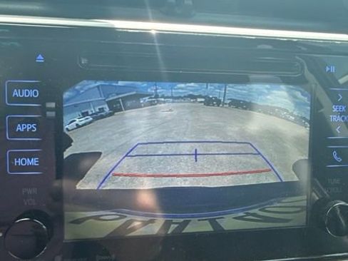 Used 2018 Toyota Corolla XSE FWD image 9