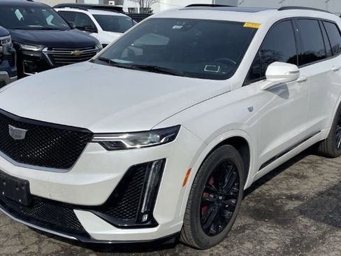Used 2023 Cadillac XT6 Sport image 1