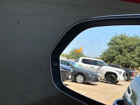 Used 2026 Volkswagen Atlas SE FWD image 23