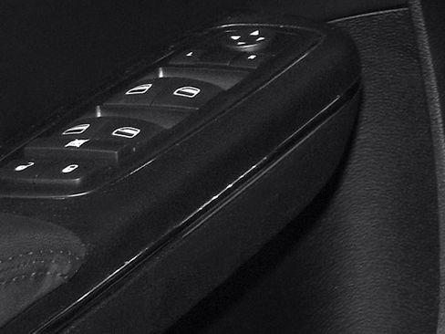 Used 2013 Dodge Charger SE image 21