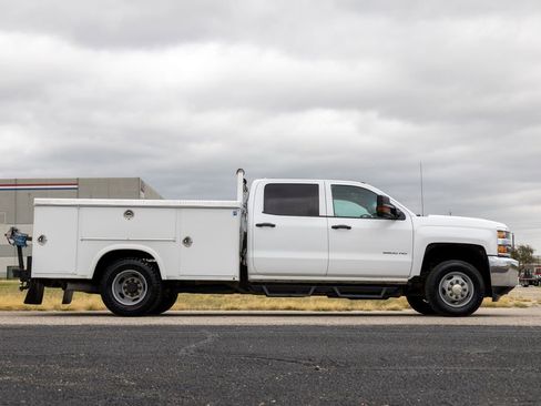 Used 2019 Chevrolet Silverado 3500 W/T w/ WT Convenience Package image 8