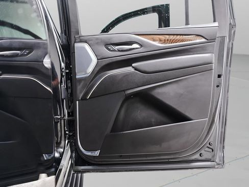 Used 2023 Cadillac Escalade ESV Sport Platinum image 37