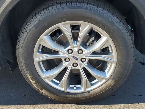 Certified 2024 Ford Explorer XLT w/ Equipment Group 202A image 5