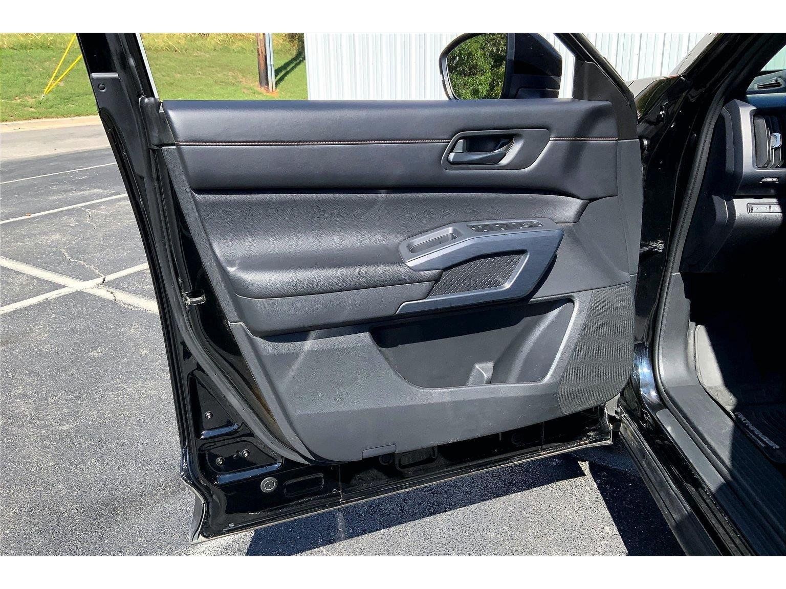 Used 2024 Nissan Pathfinder Rock Creek AWD/4WD image 20
