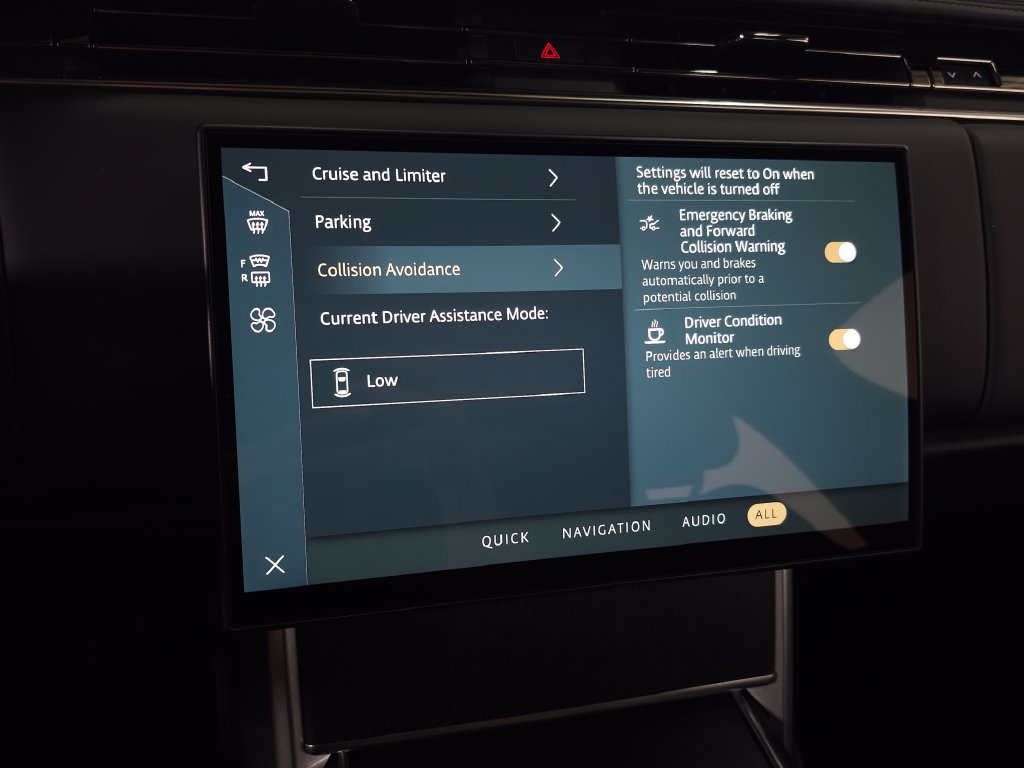 Used 2025 Land Rover Range Rover Long Wheelbase SE AWD/4WD image 29